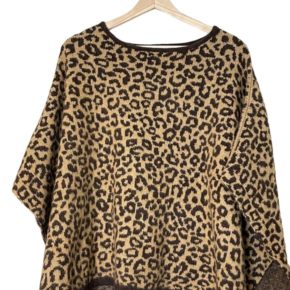 Ann Taylor Leopard Print Wool Blend Poncho in Dominican Sand Size XS / S Brown - Picture 4 of 11